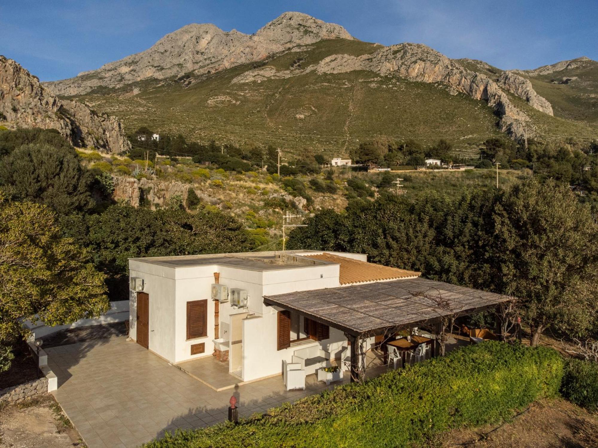 Pittalumari Makari Villa Макари Екстериор снимка